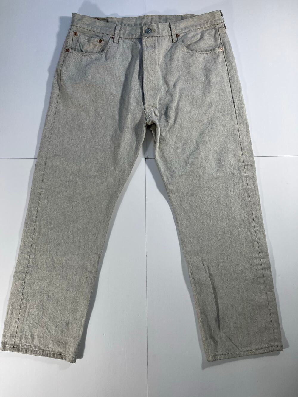 Levi's 501 Jeans Mens 40x32 Light Gray Straight Leg Button Fly 100% Cotton